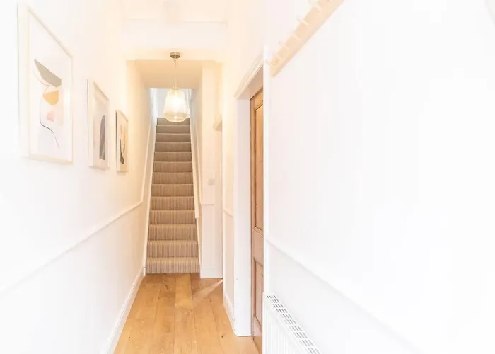 Spacious 3 Bedroom House Dom wakacyjny *