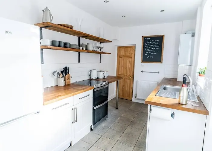 Spacious 3 Bedroom House * York