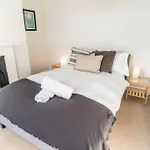 Spacious 3 Bedroom House Tatil Evi