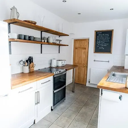 Spacious 3 Bedroom House * York