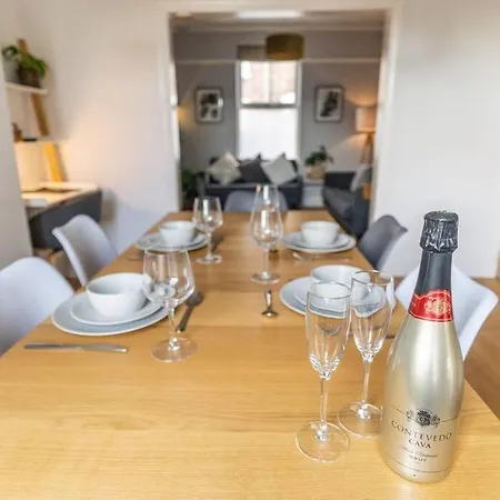 Spacious 3 Bedroom House *