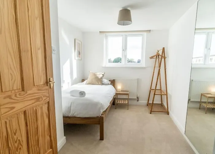 Spacious 3 Bedroom House * York