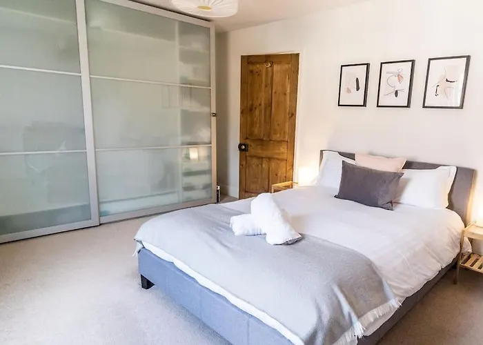 Spacious 3 Bedroom House * York