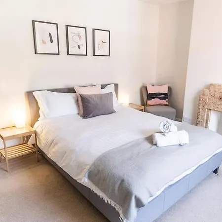 Spacious 3 Bedroom House * York