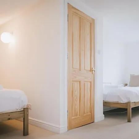 Spacious 3 Bedroom House * York