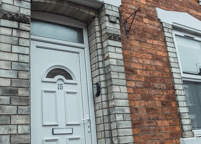 بيت للعطل Spacious 3 Bedroom House