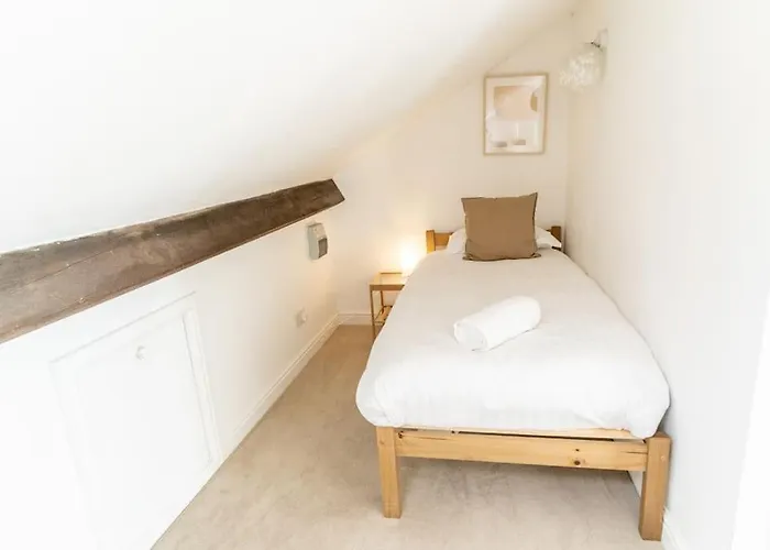 Spacious 3 Bedroom House بيت للعطل يورك