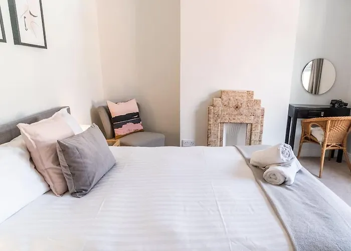 بيت للعطل Spacious 3 Bedroom House *